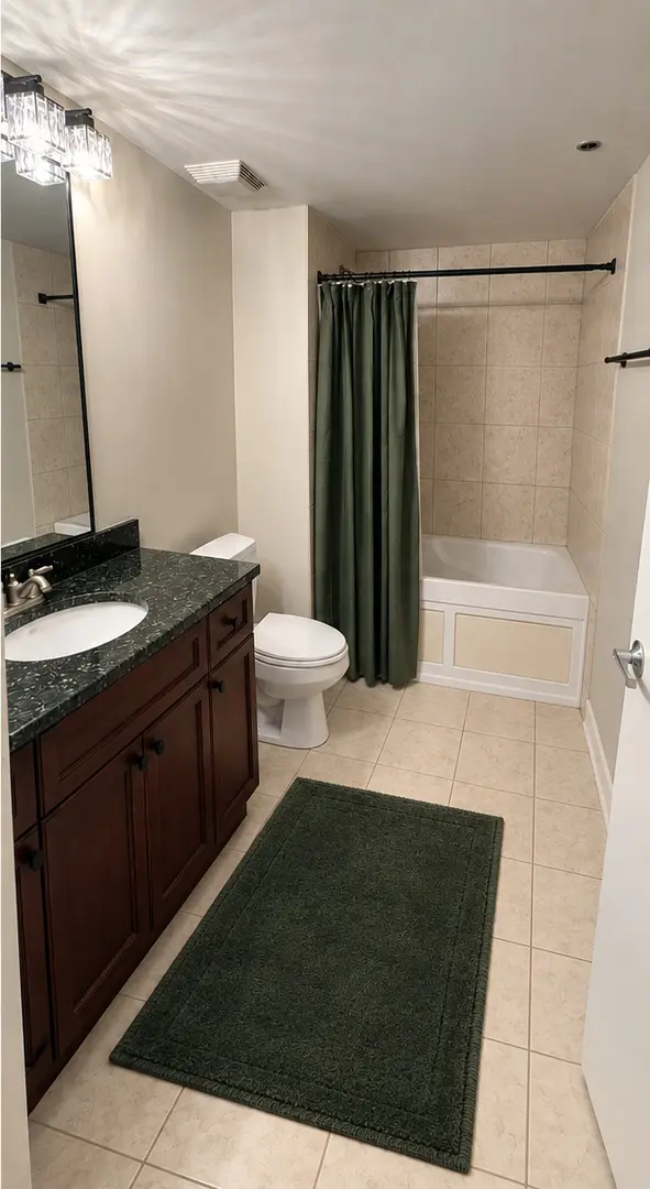 2 S Leavitt ST #308, Chicago, IL 60612
