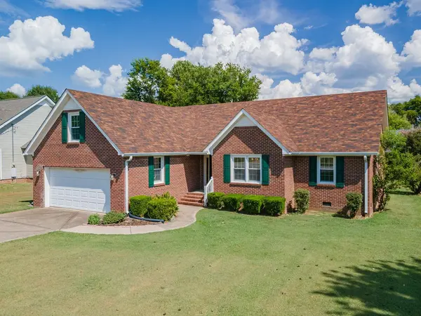 303 Springdale Dr, Columbia, TN 38401