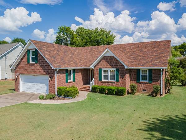 303 Springdale Dr, Columbia, TN 38401