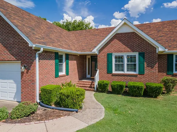303 Springdale Dr, Columbia, TN 38401