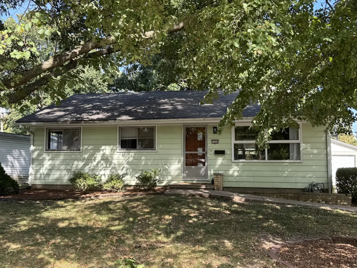 1200 Patton PL, Urbana, IL 61801