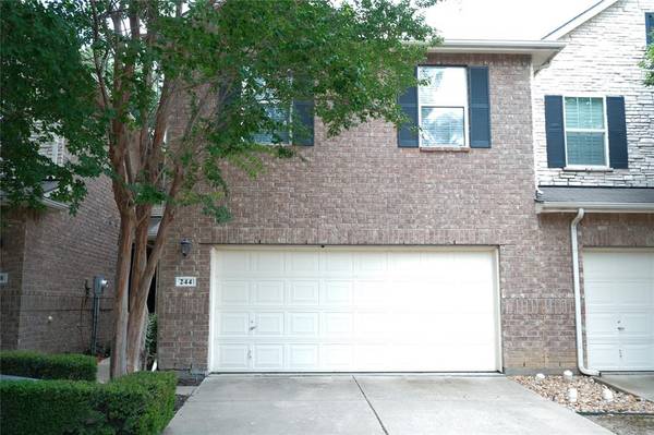 244 Turnberry Lane, Lewisville, TX 75067