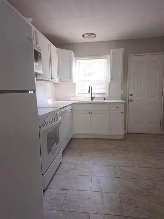 3601 NE 54th TER, Kansas City, MO 64119
