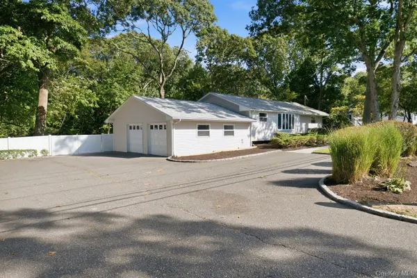 65 Holbrook RD, Centereach, NY 11720