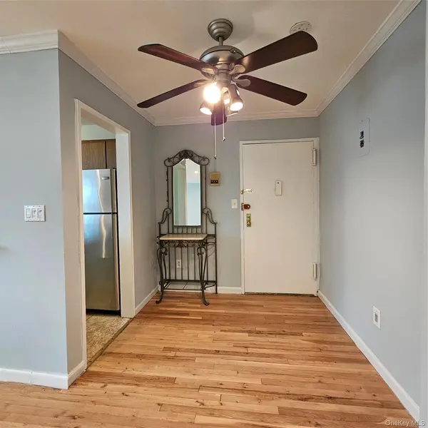 125 Hempstead Gardens DR #B1D, West Hempstead, NY 11552