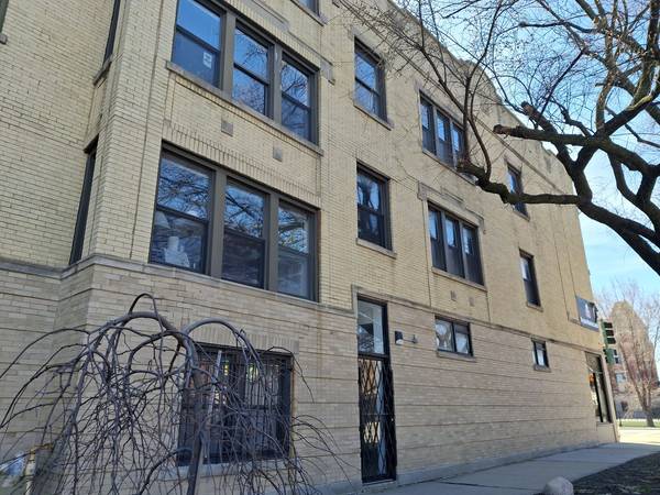 3149 W Wellington AVE #1, Chicago, IL 60618