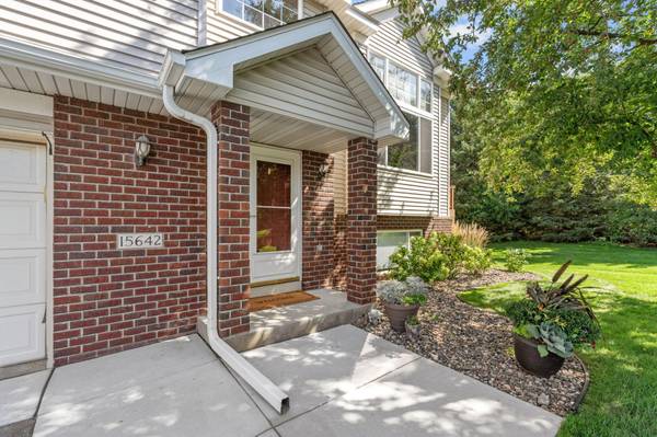 15642 Chasewood CT, Rosemount, MN 55068
