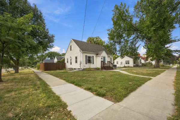 601 11th ST N, Moorhead, MN 56560