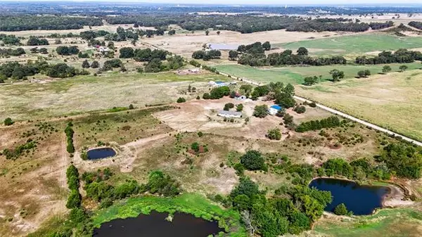 7451 E 135 RD, Holdenville, OK 74848