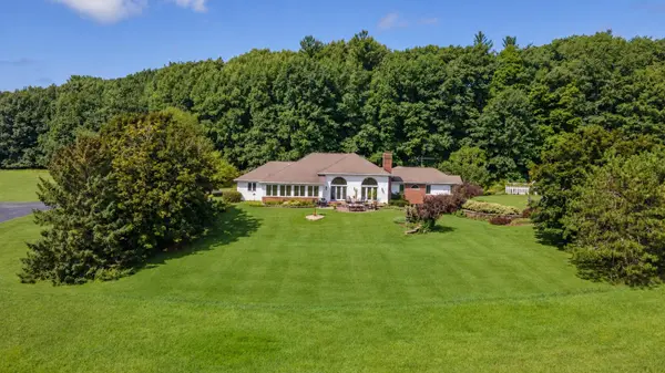N4655 QUINTESSENCE CT, New London, WI 54961
