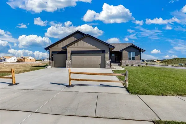 2231 E Arrowhead St, Andover, KS 67002