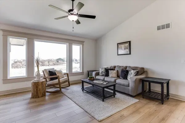 2231 E Arrowhead St, Andover, KS 67002