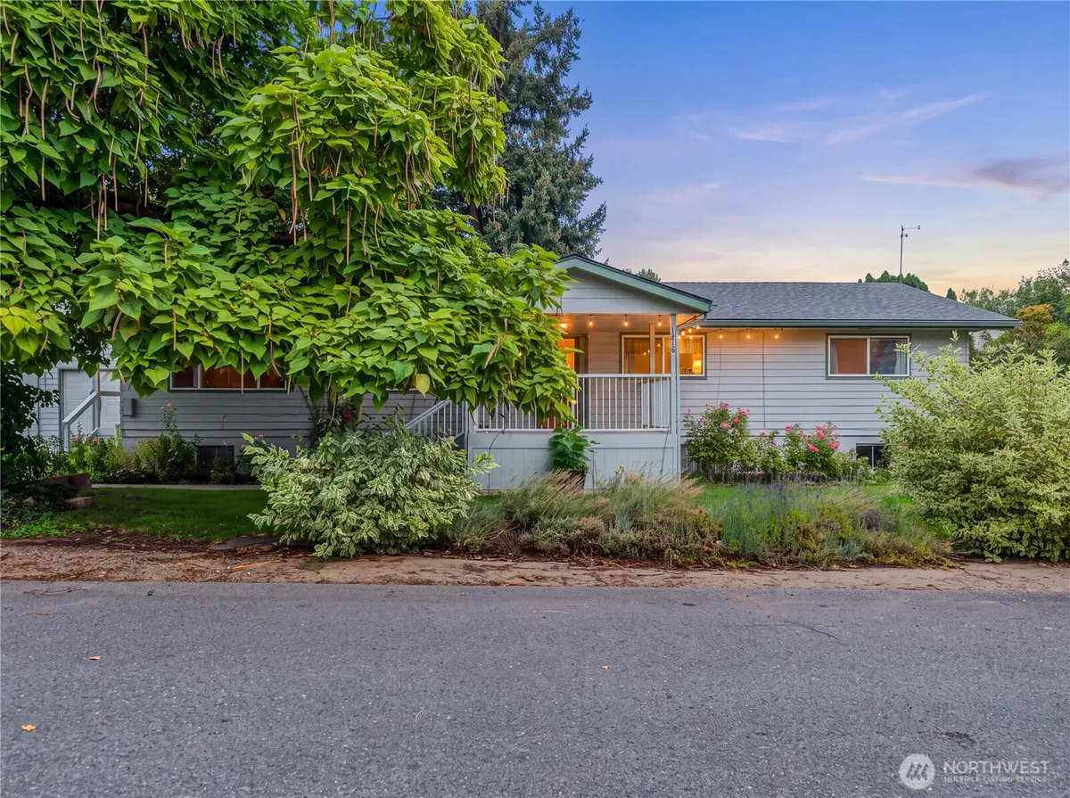 1216 4th ST, Wenatchee, WA 98801