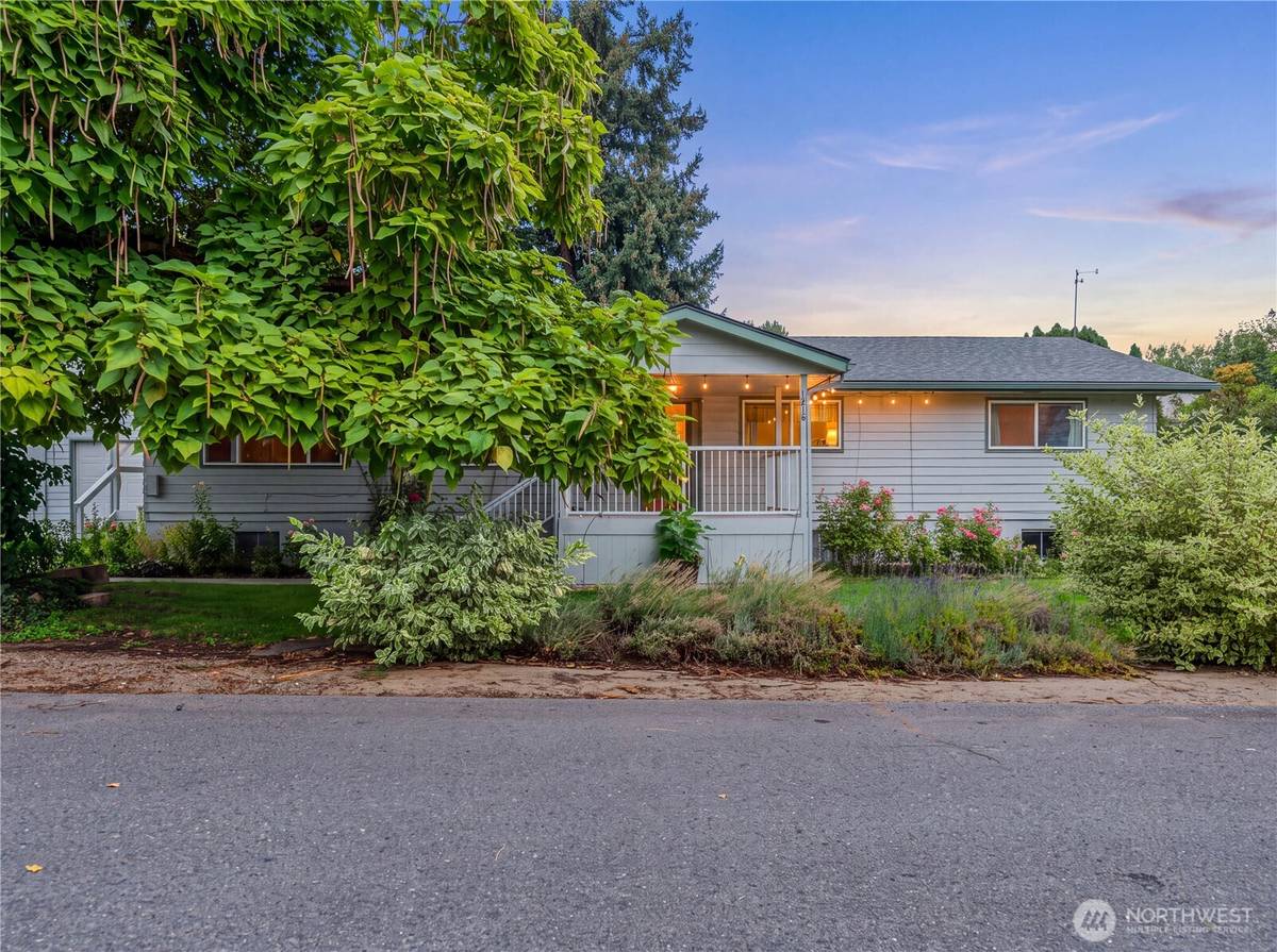 1216 4th ST, Wenatchee, WA 98801