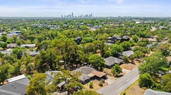 5111 Woodmoor DR, Austin, TX 78721