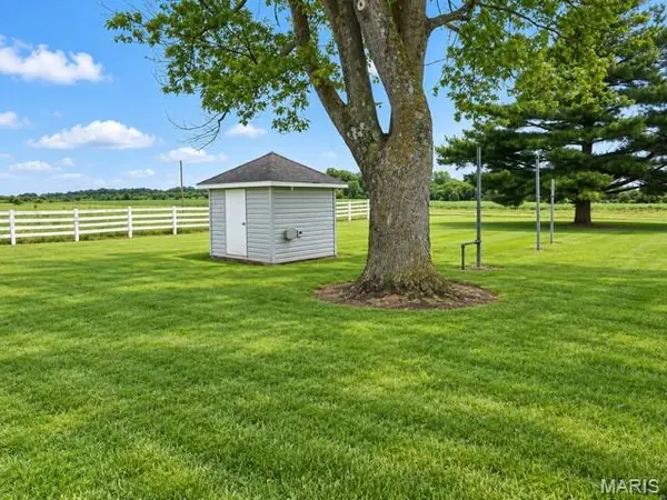 1954 Tilden RD, Marissa, IL 62257