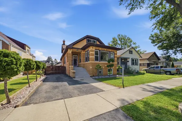 3827 S Ridgeland AVE S, Berwyn, IL 60402