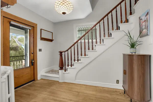 993 Fairmount AVE, Saint Paul, MN 55105