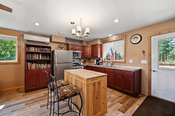 3010 Sundberg RD, Mahtowa, MN 55707