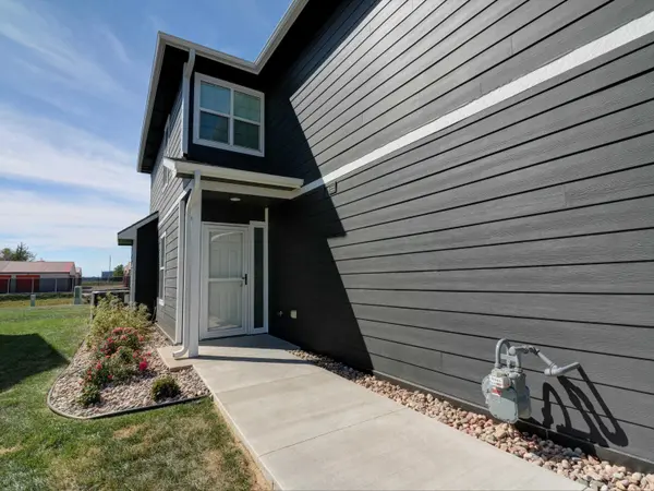 2708 Tim Rogers Ln, Salina, KS 67401