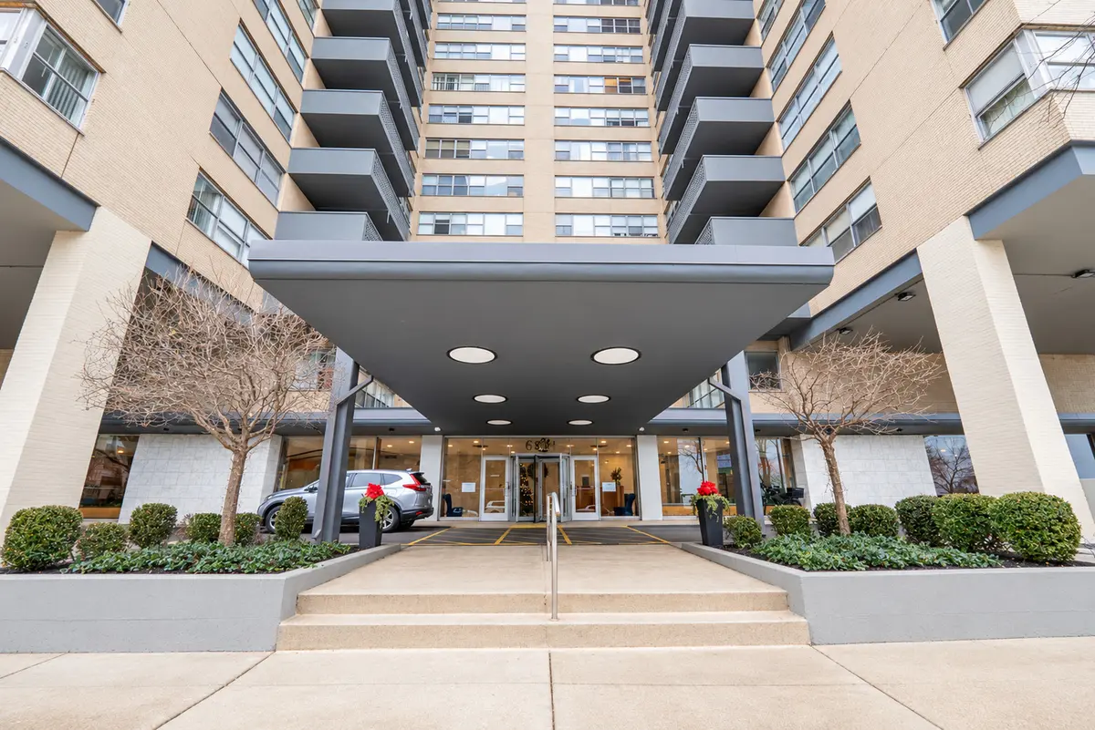6301 N Sheridan RD #19N, Chicago, IL 60660