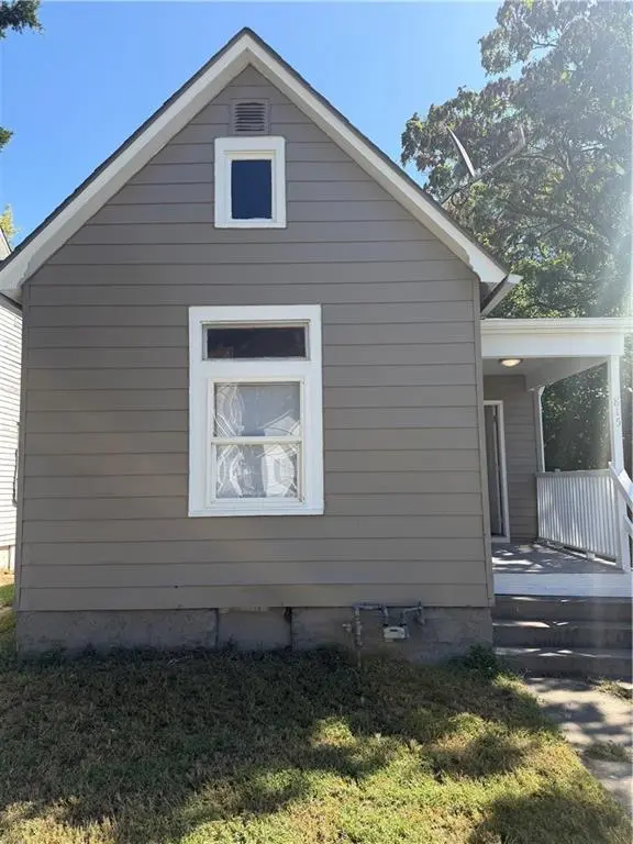 815 S 21st ST, St Joseph, MO 64507