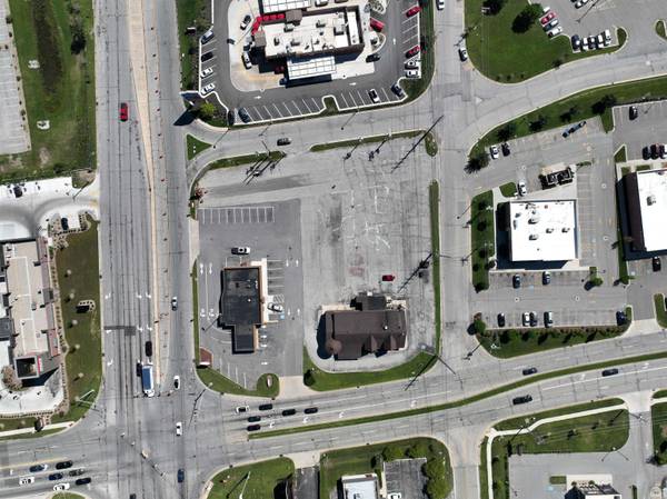 114 W Ireland RD, South Bend, IN 46614-2514