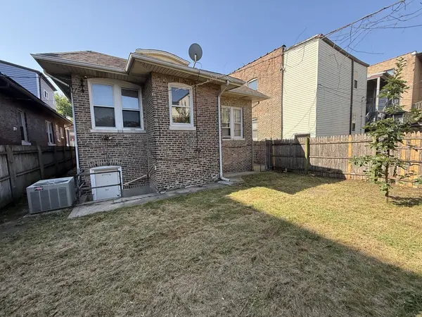 2412 E 74th ST, Chicago, IL 60649