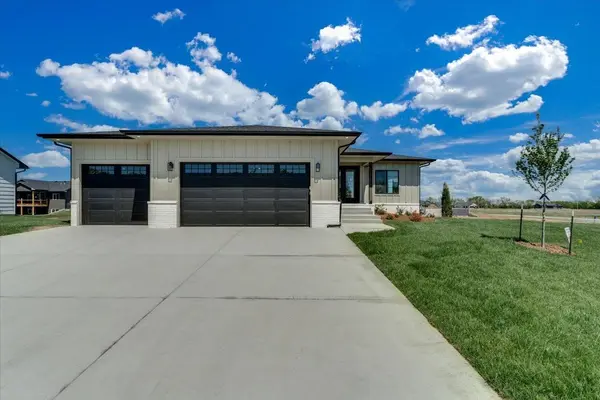 8992 E Bradford St,  Wichita,  KS 67210