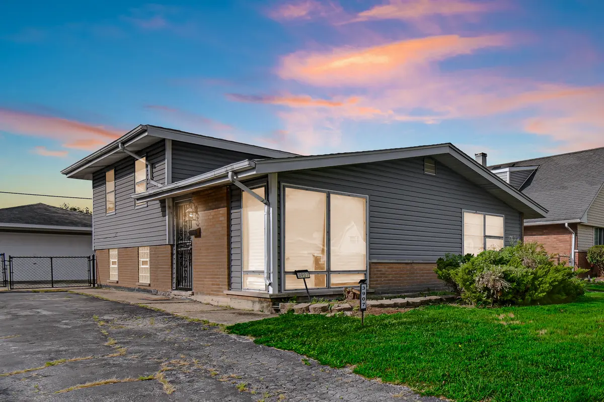 3907 W 168th ST, Country Club Hills, IL 60478
