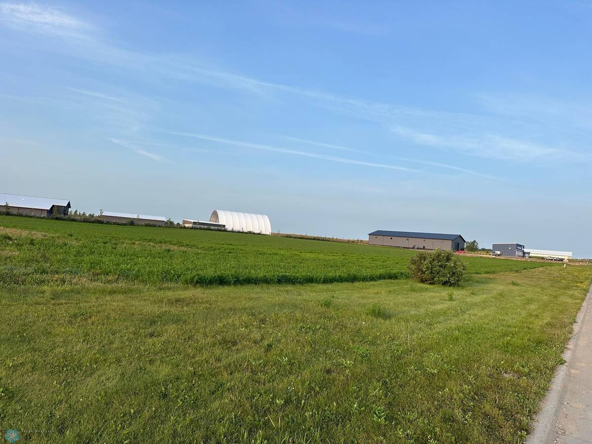 1319 Jetvig BLVD, Hawley, MN 56549