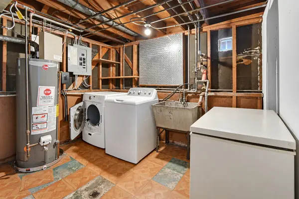 3907 W 168th ST, Country Club Hills, IL 60478