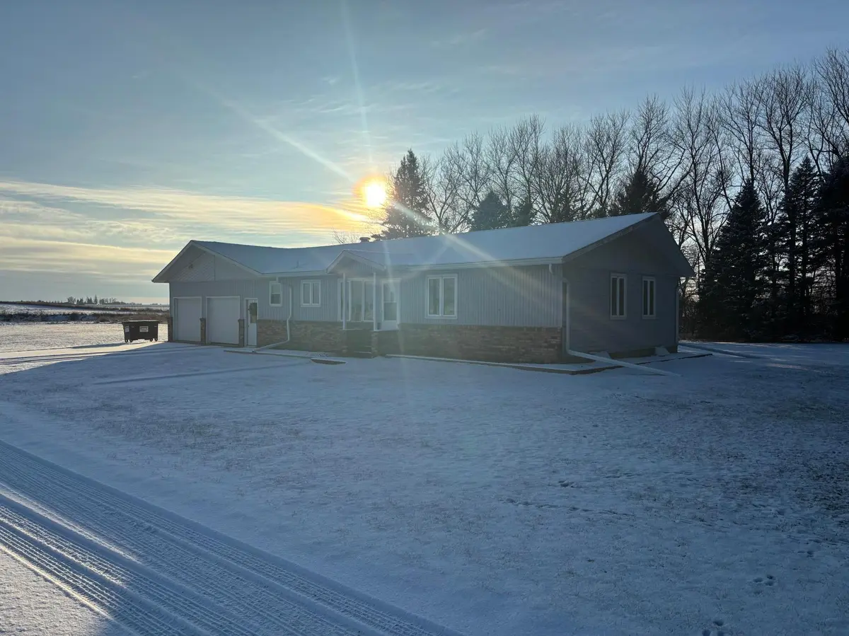 43793 810th ST, Lakefield, MN 56150