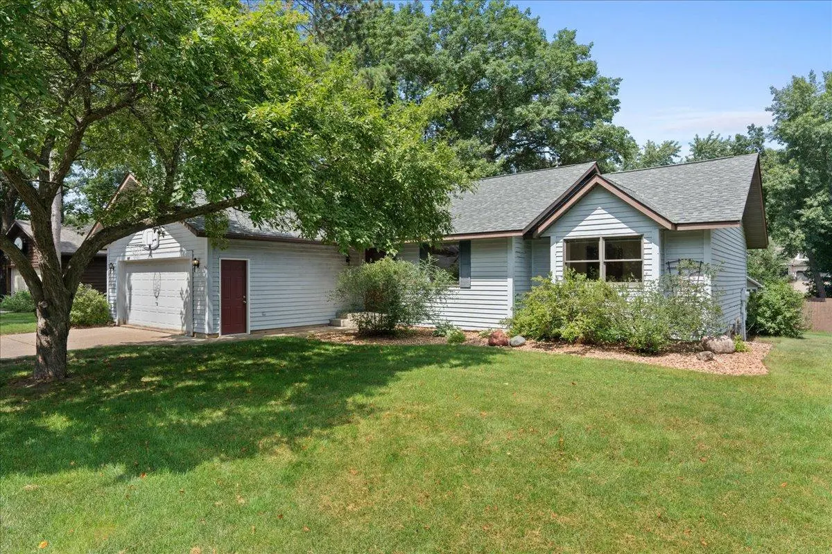 908 Bluebird CT N, Hudson, WI 54016