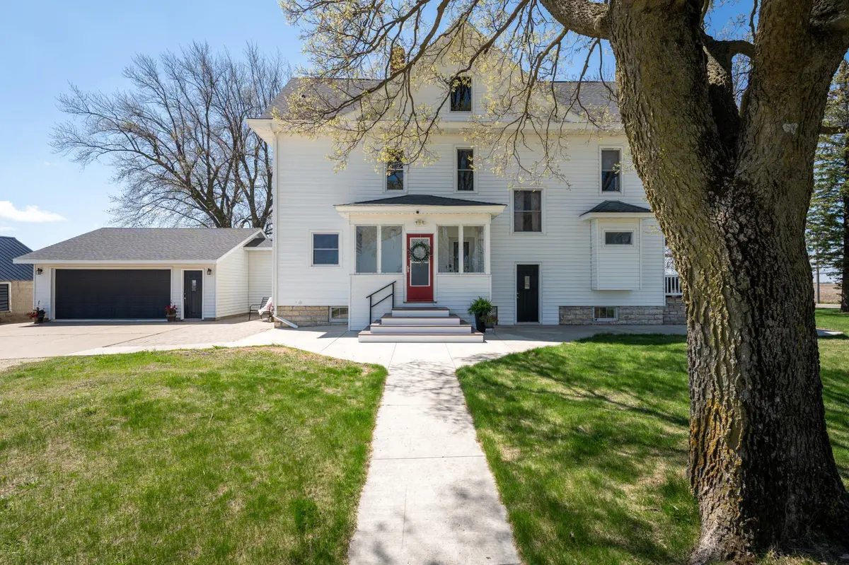 10510 County 1 BLVD, Cannon Falls, MN 55009