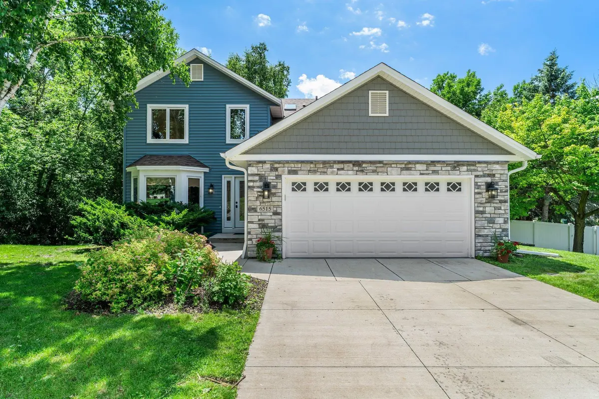 6515 Gray Fox Curve, Chanhassen, MN 55317