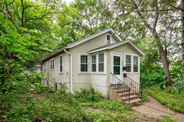 1122 Raleigh ST, Saint Paul, MN 55108