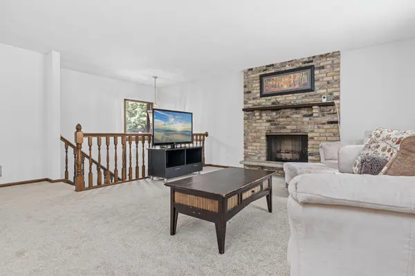 3413 Red Oak CIR N, Burnsville, MN 55337