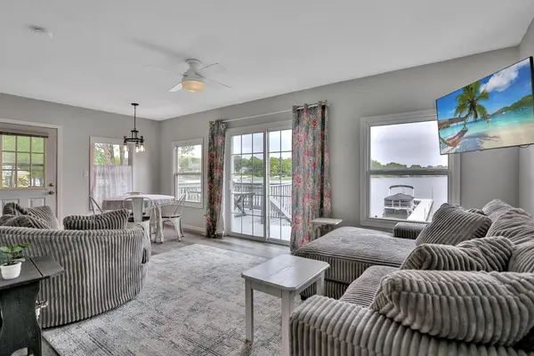 11890 Mentzer TRL, Lindstrom, MN 55045