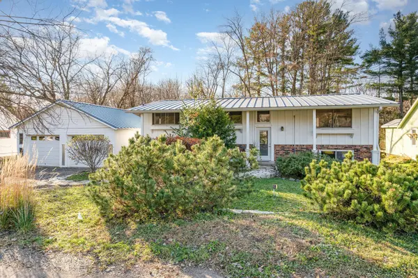 813 N Hamilton ST, Saint Croix Falls, WI 54024