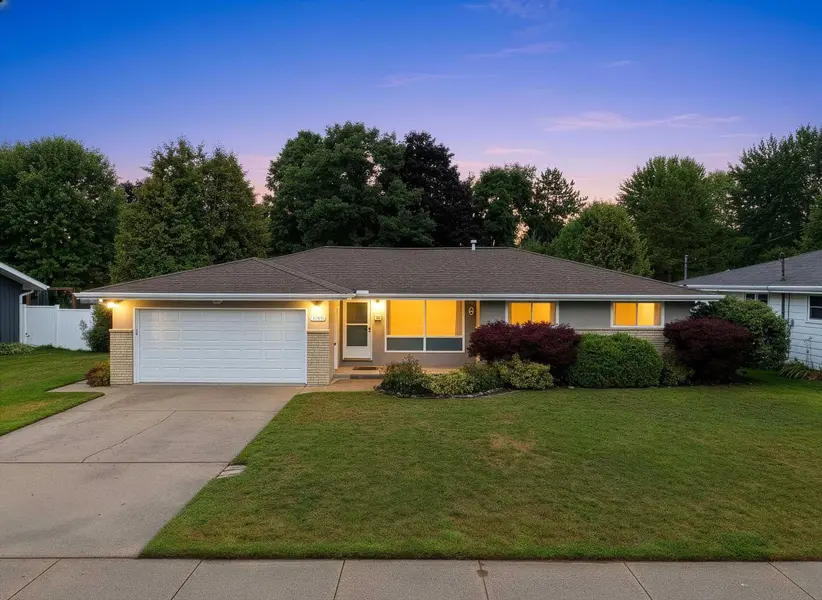 2336 44TH ST, Two Rivers, WI 54241