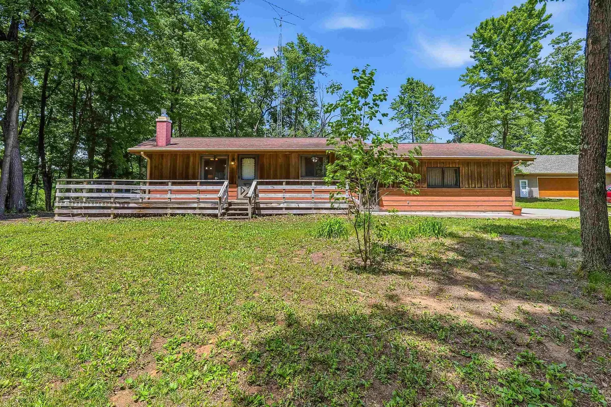 N8277 E MECAN LN, Neshkoro, WI 54960