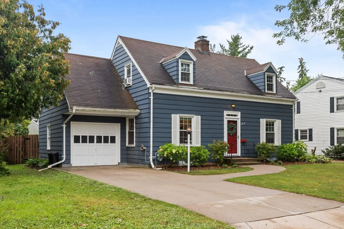 165 RIVER DR, Appleton, WI 54915