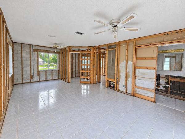 13401 1ST ST E, Madeira Beach, FL, 33708 photo 22