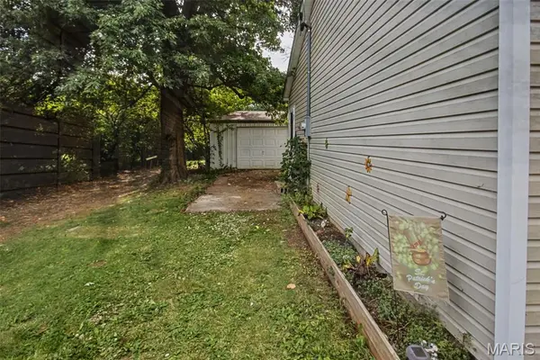25833 Joe Knight RD, Dow, IL 62022