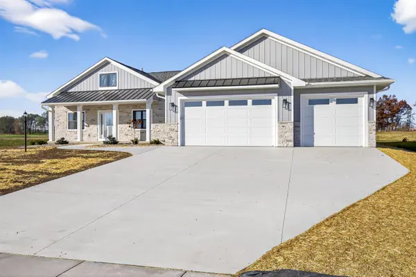 758 ROYAL ST PATS DR, Wrightstown, WI 54180