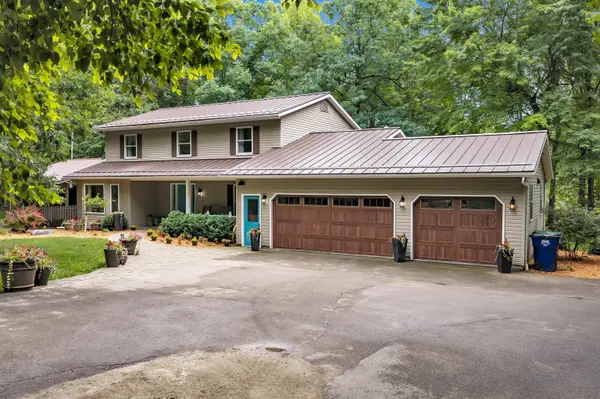 E2400 LAMPLIGHTER LN, Waupaca, WI 54981