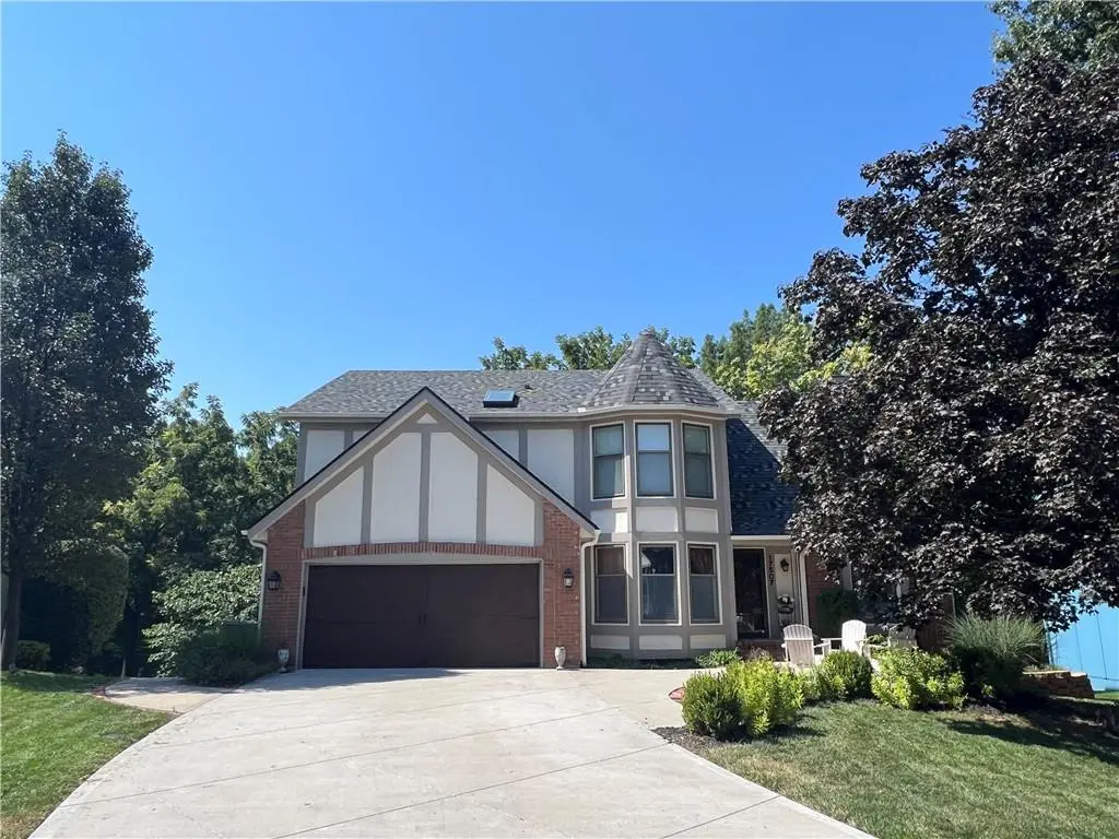 17507 W 113th ST, Olathe, KS 66061