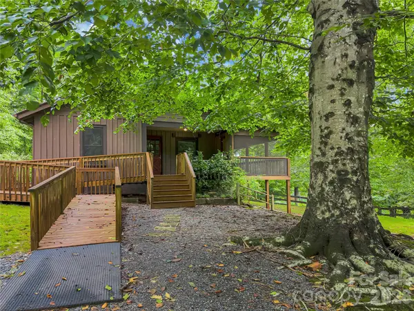 989 Fox Mountain RD, Columbus, NC 28722