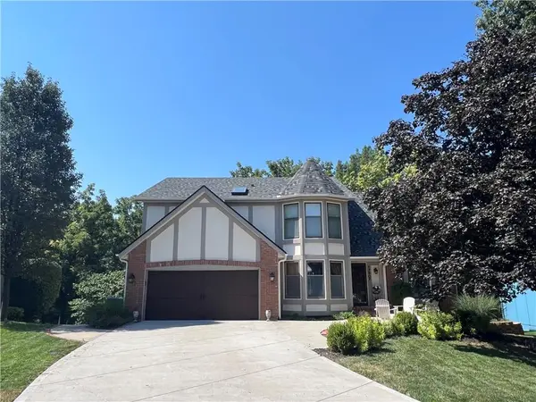 17507 W 113th ST, Olathe, KS 66061
